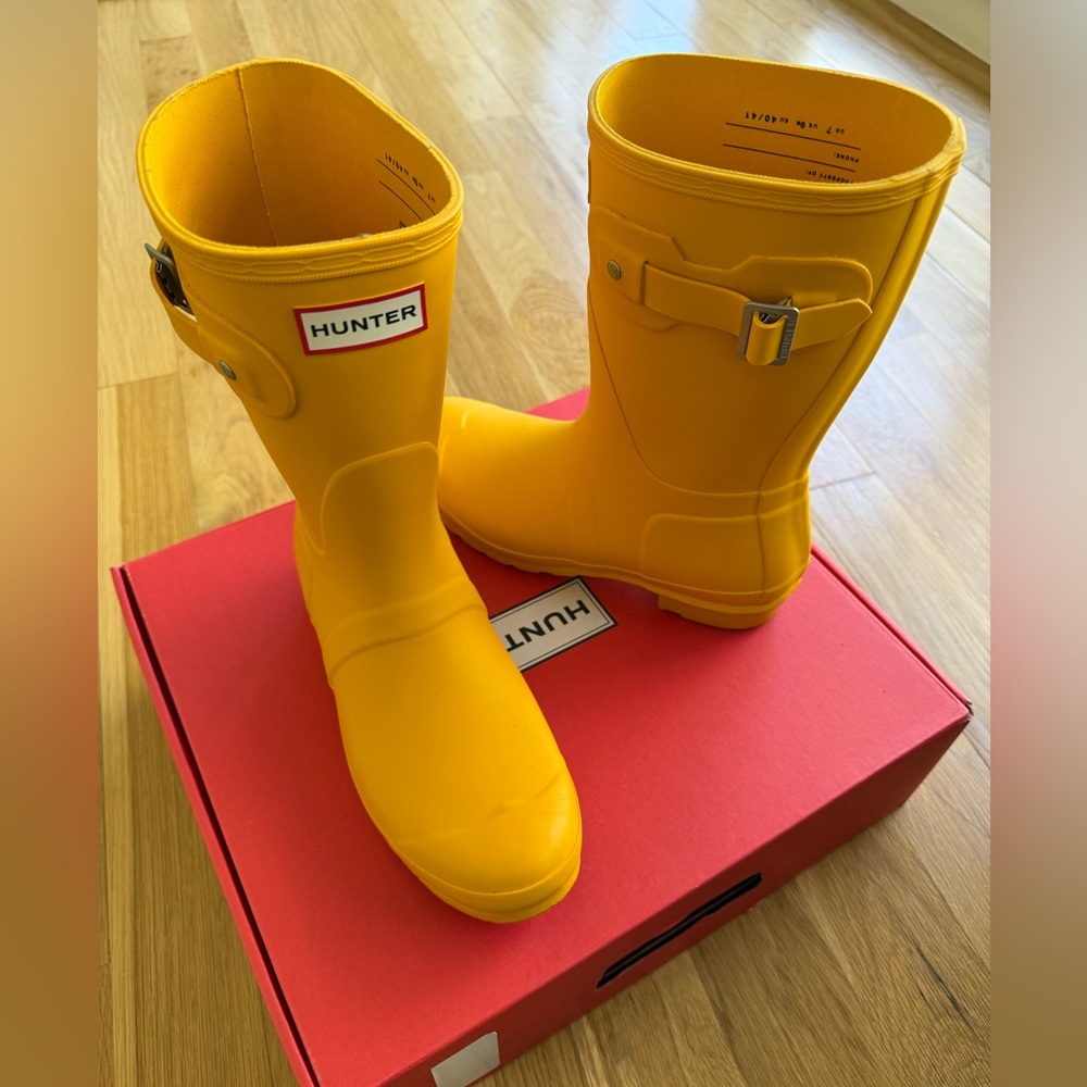 Hunter Yellow Rain Boots Women’s Size 9 Wellies